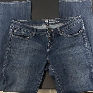 580.   GAP Women's Boot Cut Jeans - Dark Blue size 10